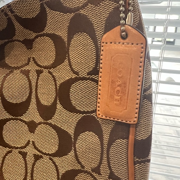 Used Coach small shoulder bag - Picture 4 of 9